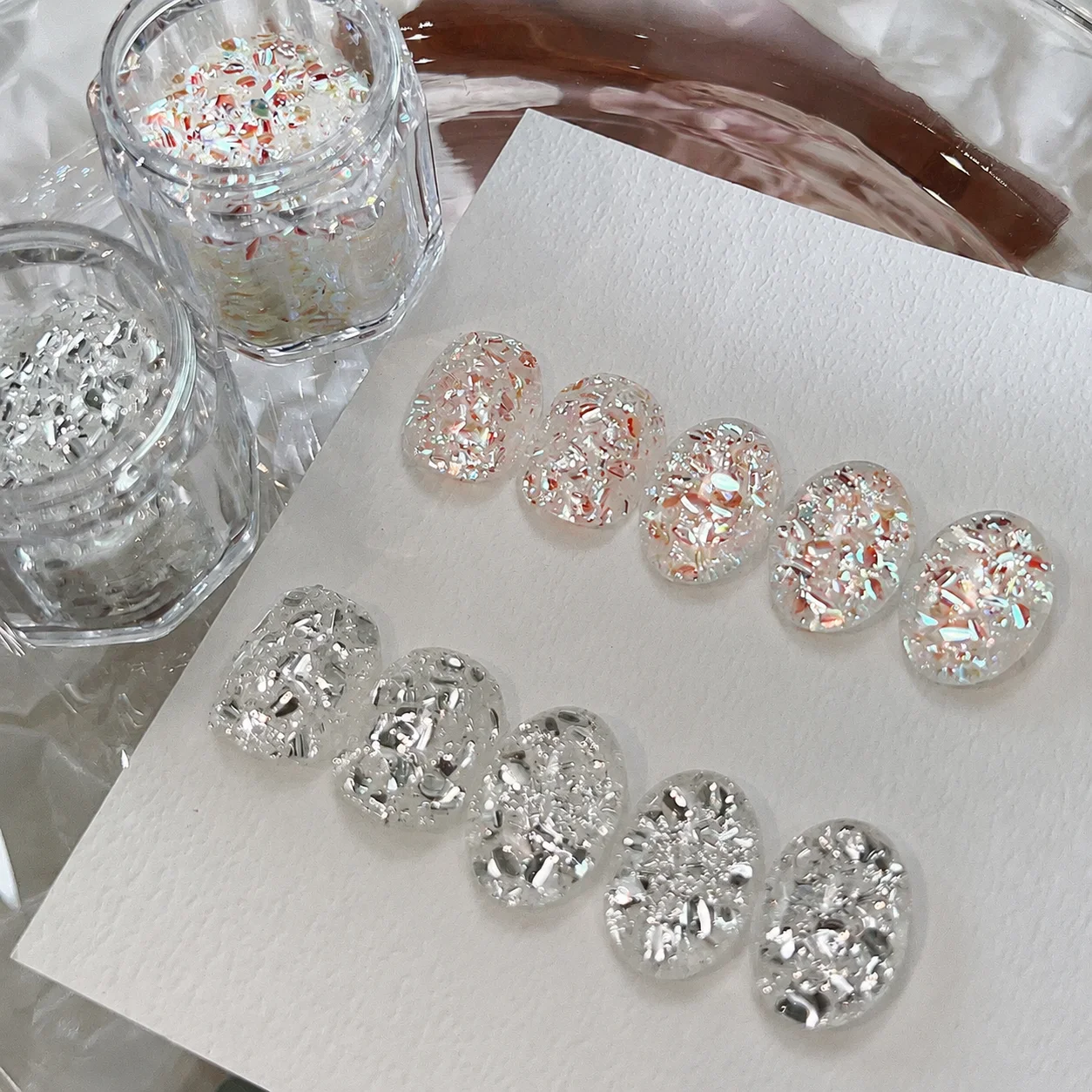 2 Bouteilles de Paillettes pour Ongles Chasing Light, Flocons Aurore, Paillettes Irrégulières Brillantes Transparentes, Accessoires de Décoration pour Manucure DIY