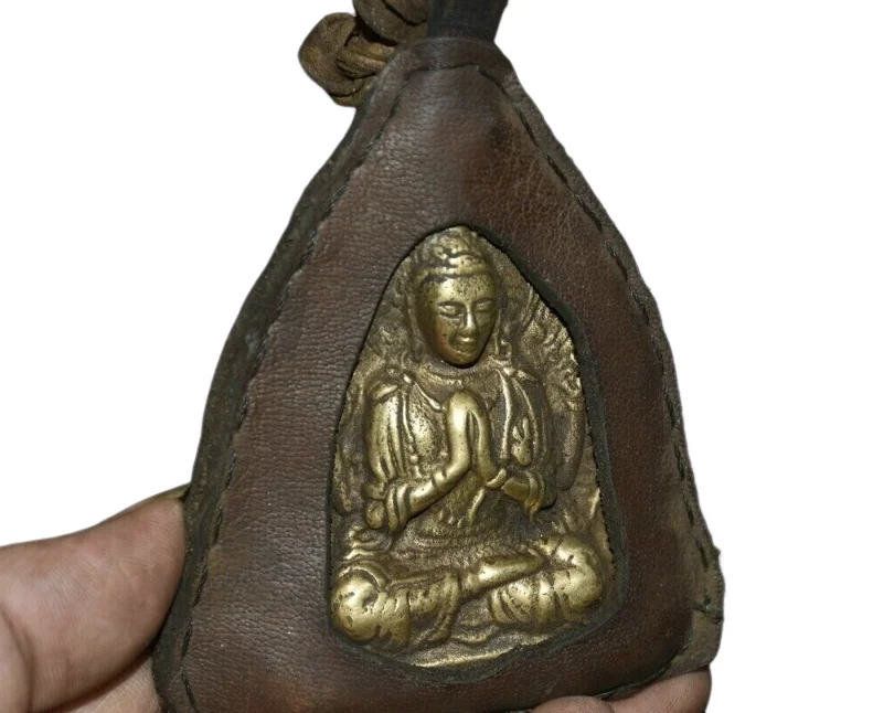 

Old Tibetan Brass leather Buddhism 4 arms Guanyin Goddess Pendant