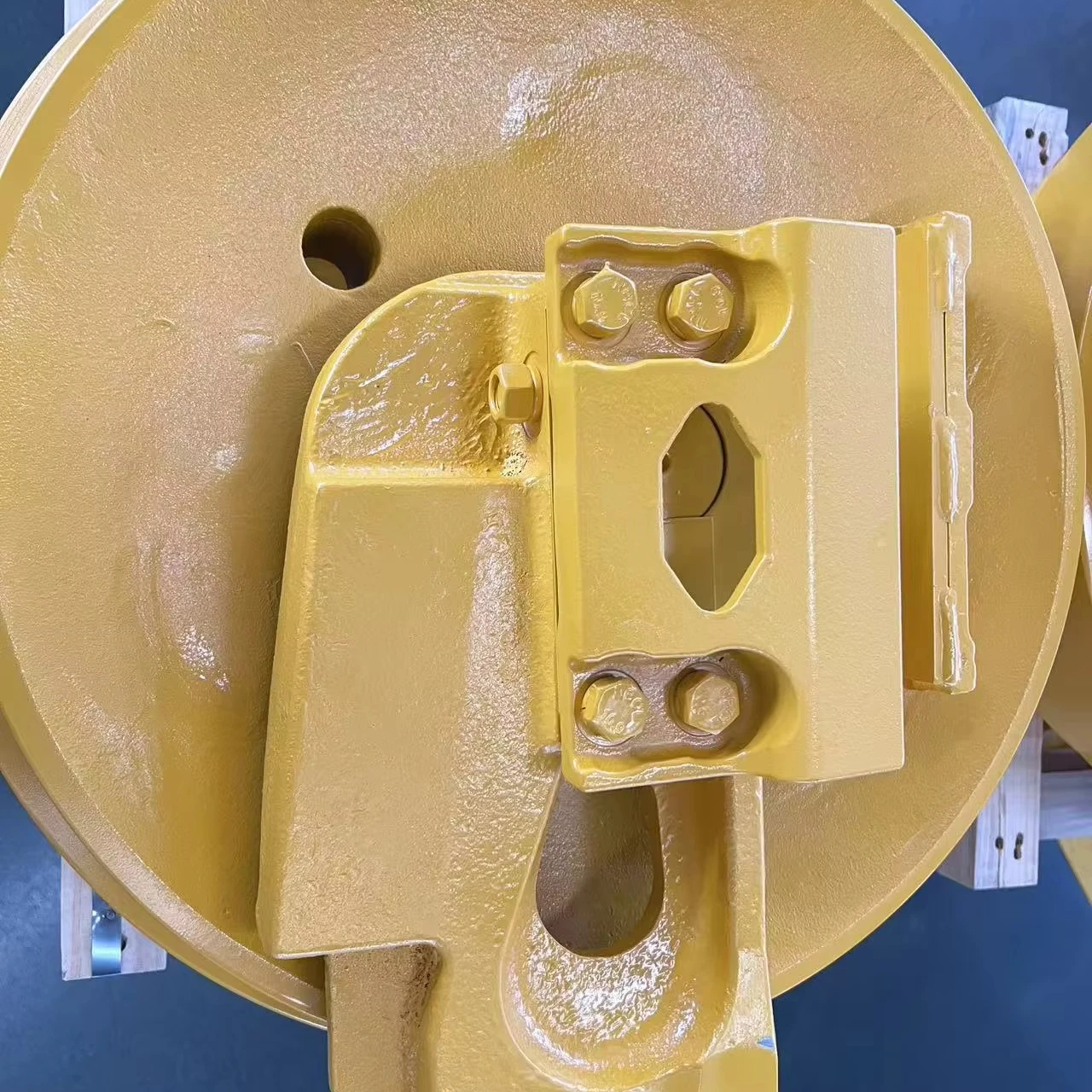 

High Quality Construction Dozer Undercarriage Spare Parts Front Idler Assembly for Bulldozer