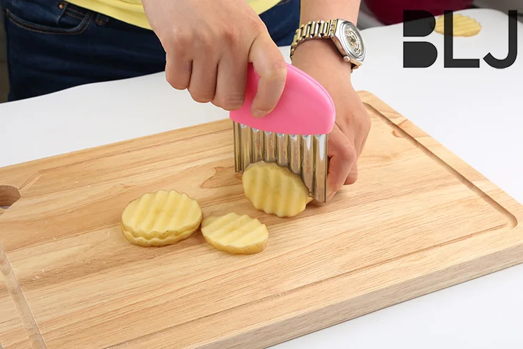 

Stainless Steel Potato Chip Slicer Dough Vegetable Fruit Crinkle Wavy Kitchen Knife Cutter Chopper French Fry Maker Tools Gadget