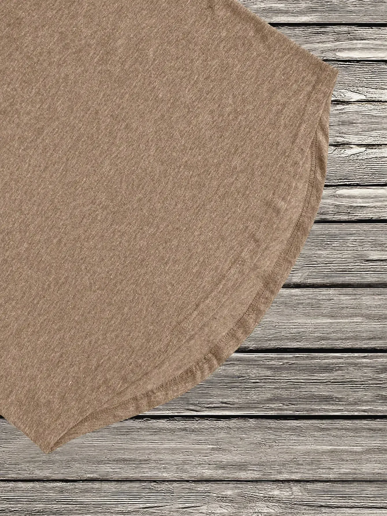 

Мужская однотонная футболка с коротким рукавом и асимметричным подолом