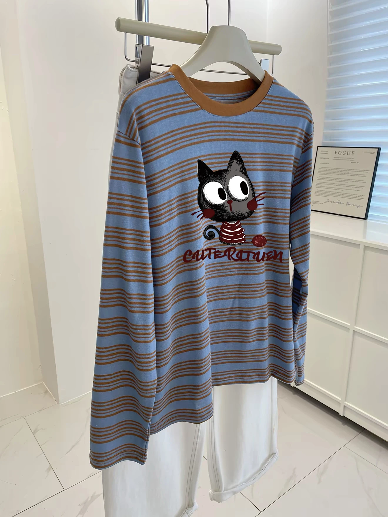 Loose Fit Women's Long Sleeve round Neck T-Shirt Casual Basic Top White Enhancing Blue Stripes Design Autumn Season Fashion