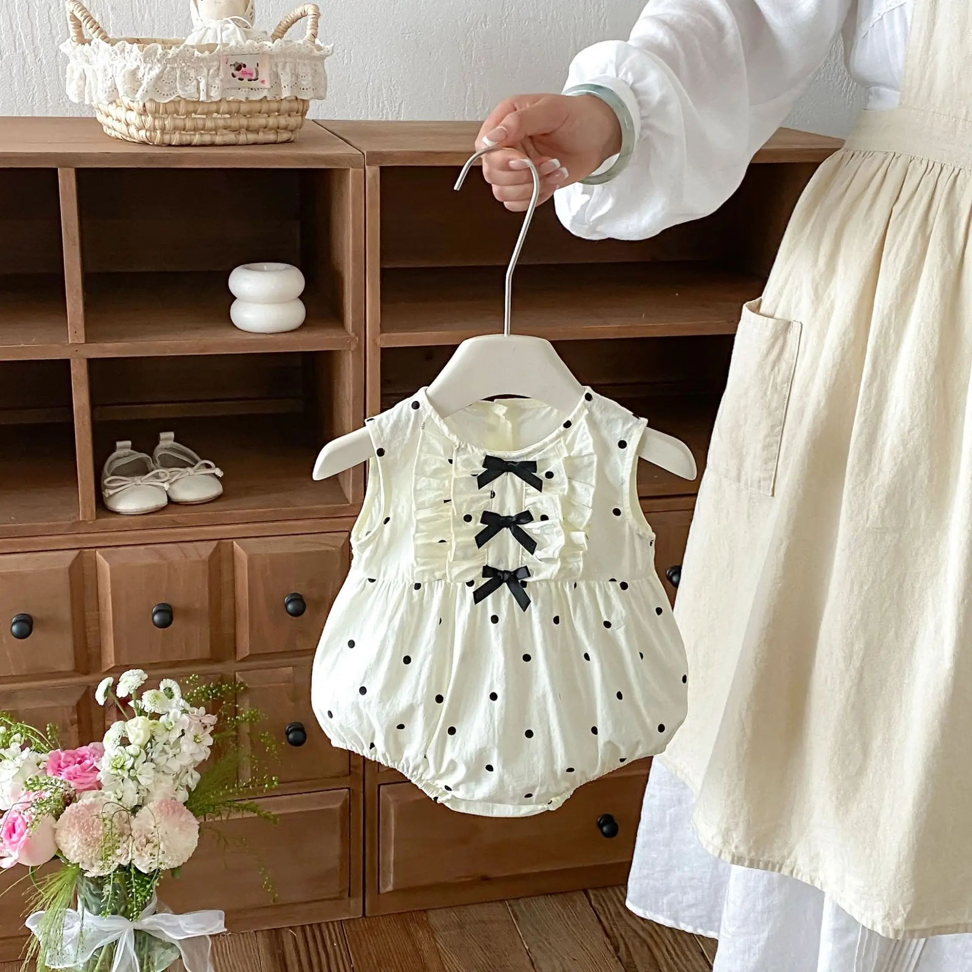2026 Summer Baby Bodysuit 0-24M Infant Girls Sleeveless Romper Sweet Polka Dot Toddler One Piece Jumpsuit Newborn Girls Clothes