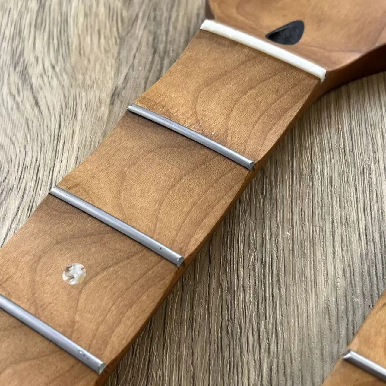 رقبة جيتار كلاسيكية بنمط موجة ST، لوحة أصابع من خشب الورد مع علامات موضع أذن البحر الرائعة، رقبة بديلة #6