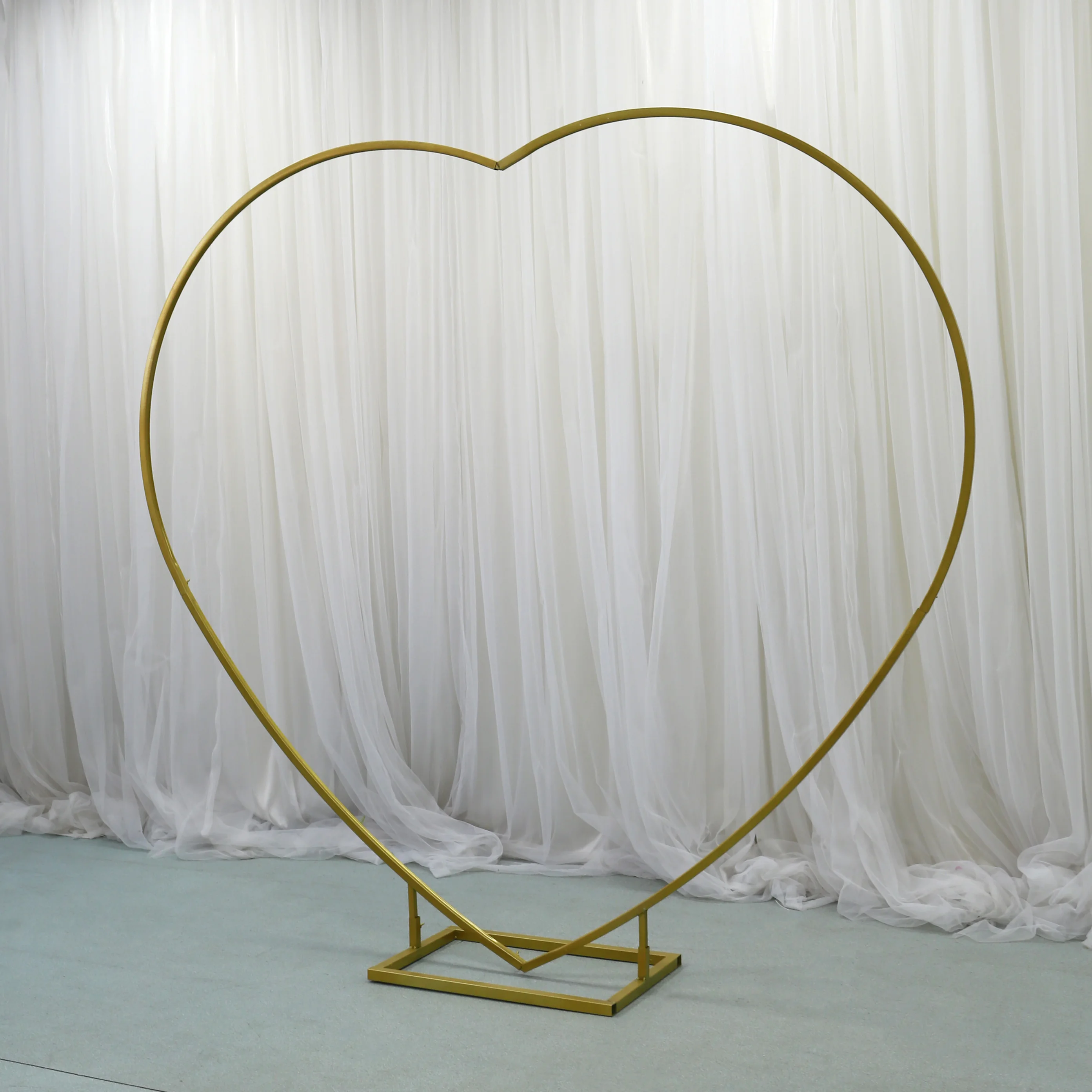 Wedding Party Decoration Gold Backdrop Heart Shape Metal Wedding Arch Backdrop Panel