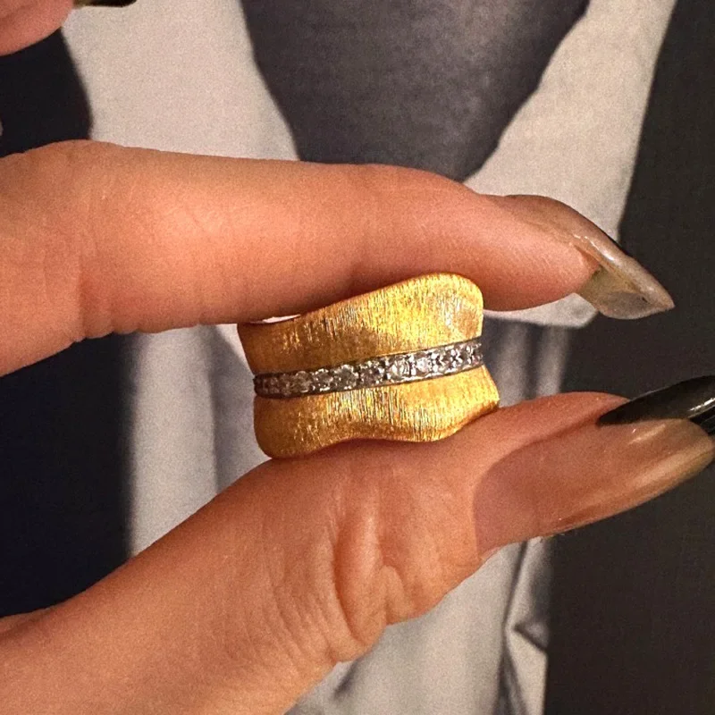 New in vintage palace style banana leaf rings for women light luxury brushed crafts diamond inlaid ring banquet jewelry gift