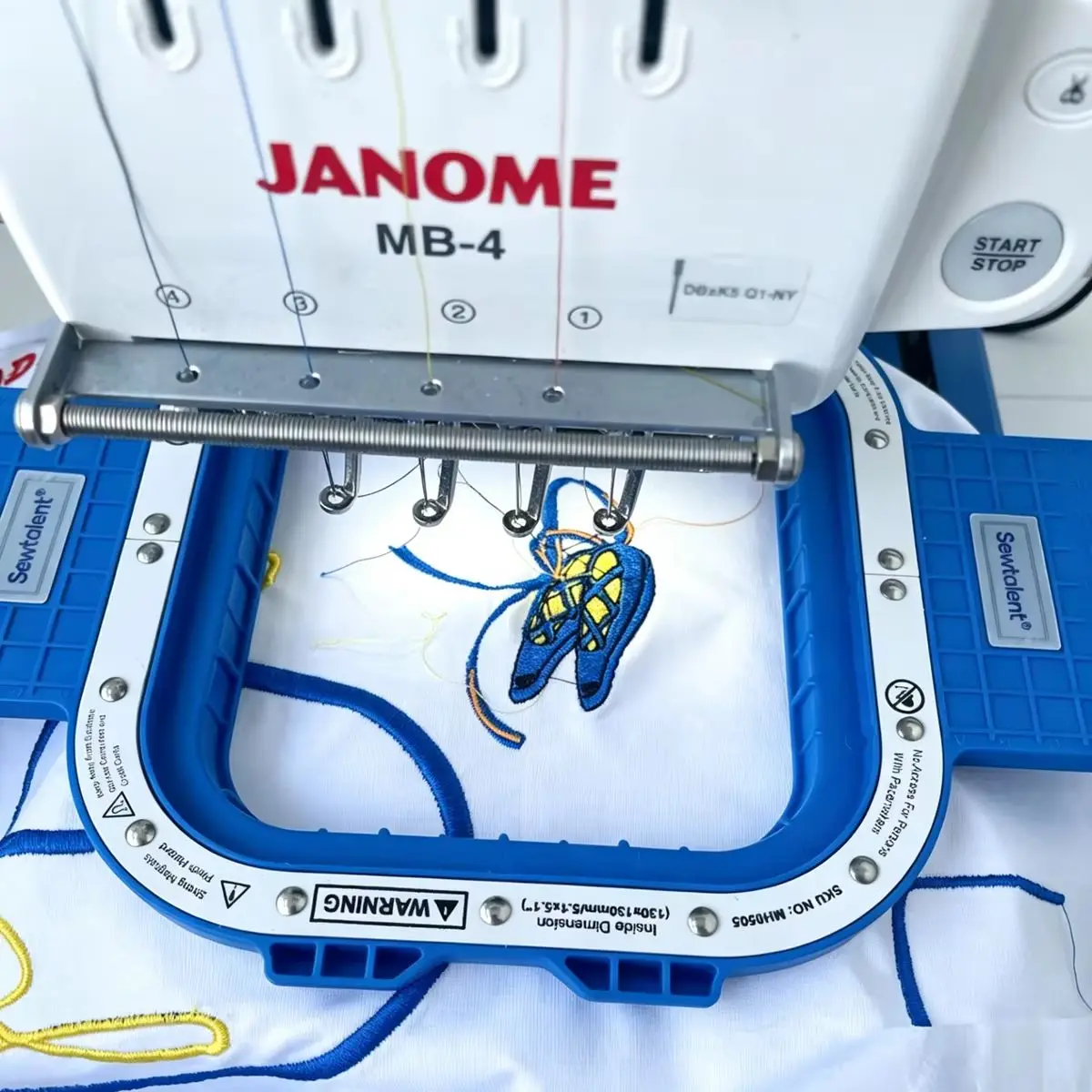 

Магнитный пяльцевой станок Janome с сильным магнитом для Janome MB4/MB4S/MB7/MB7S Mighty Hoops