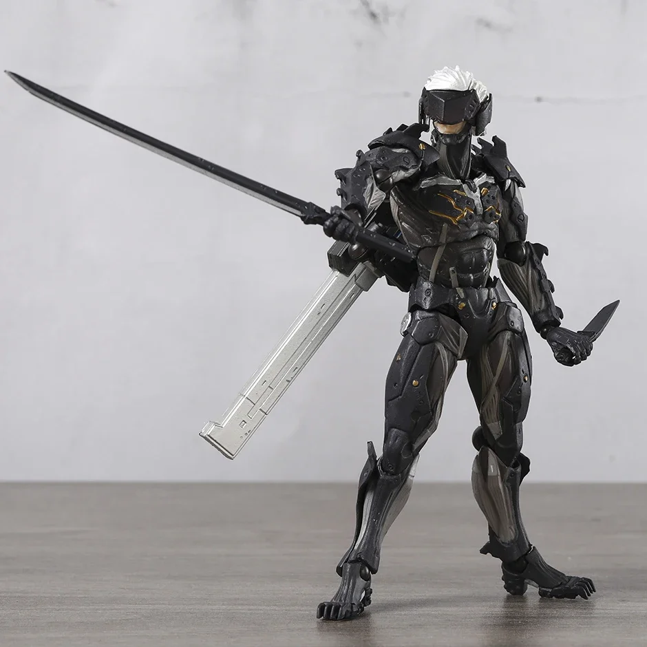 Revoltech Yamaguchi No.140 Raiden Metal Gear Rising Revengeance 6