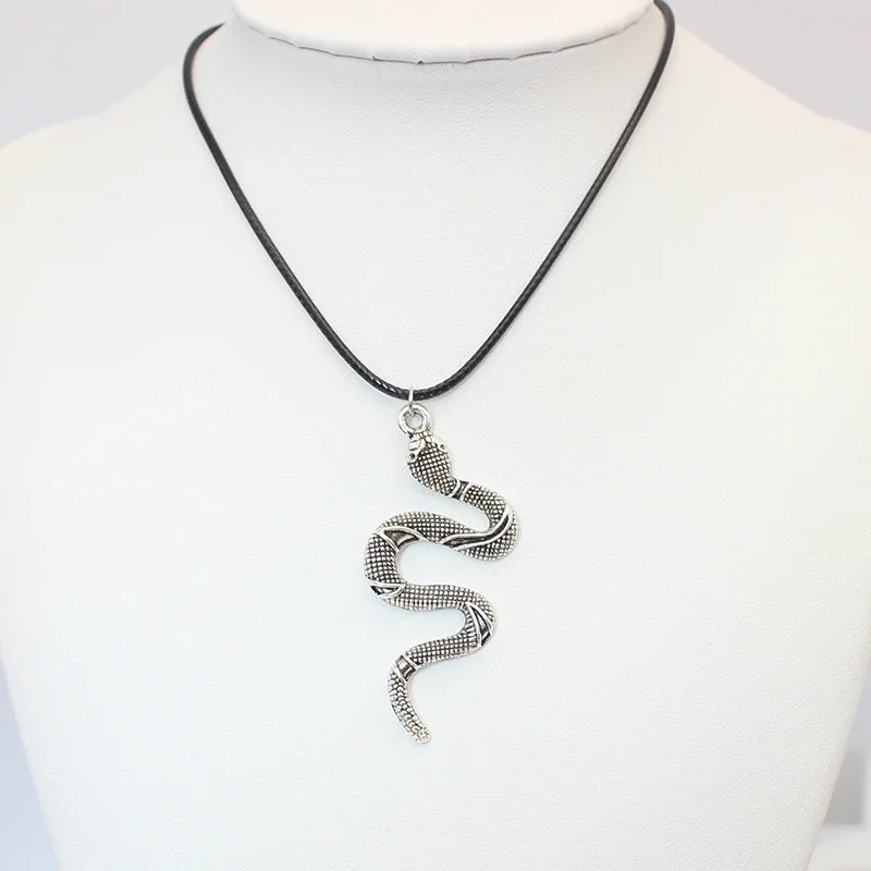 New Retro Big Python Snake Pendant Necklace for Women Silver Color PU Rope Leather Clavicle Collar Neck Jewelry Hiphop Punk Gift