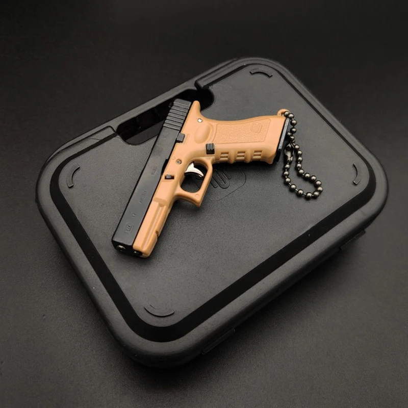 1:3 Model Gun Keychain Plastic Case Miniature Alloy Pistol Suitcase Black Plastic Box 1:3 Toy Gun Plastic Suitcase Accessory
