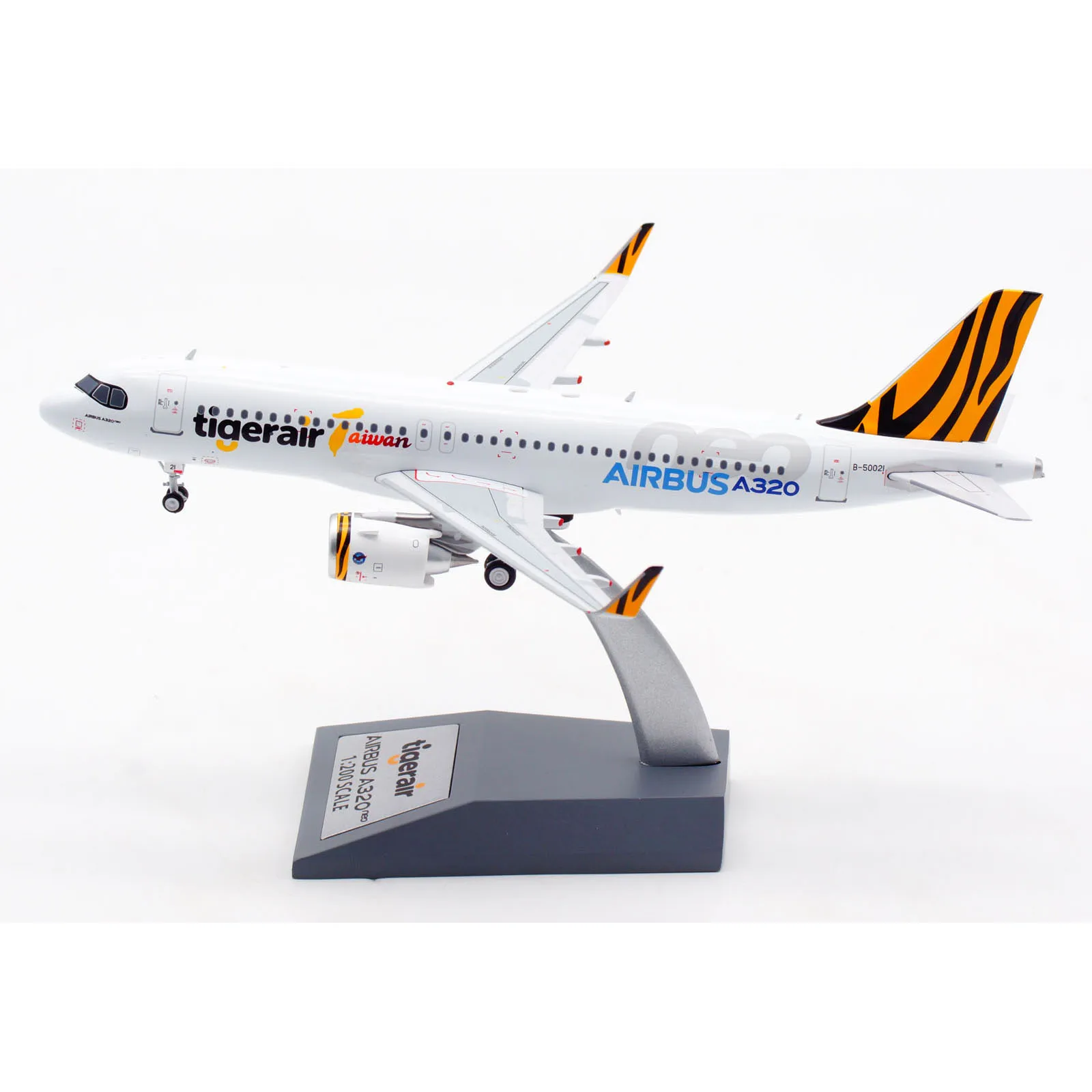 AV2063 Alloy Collectible Plane Gift Aviation 1:200 Tigerair Taiwan Airbus A320neo Diecast Aircraft Jet Model B-50021 With Stand