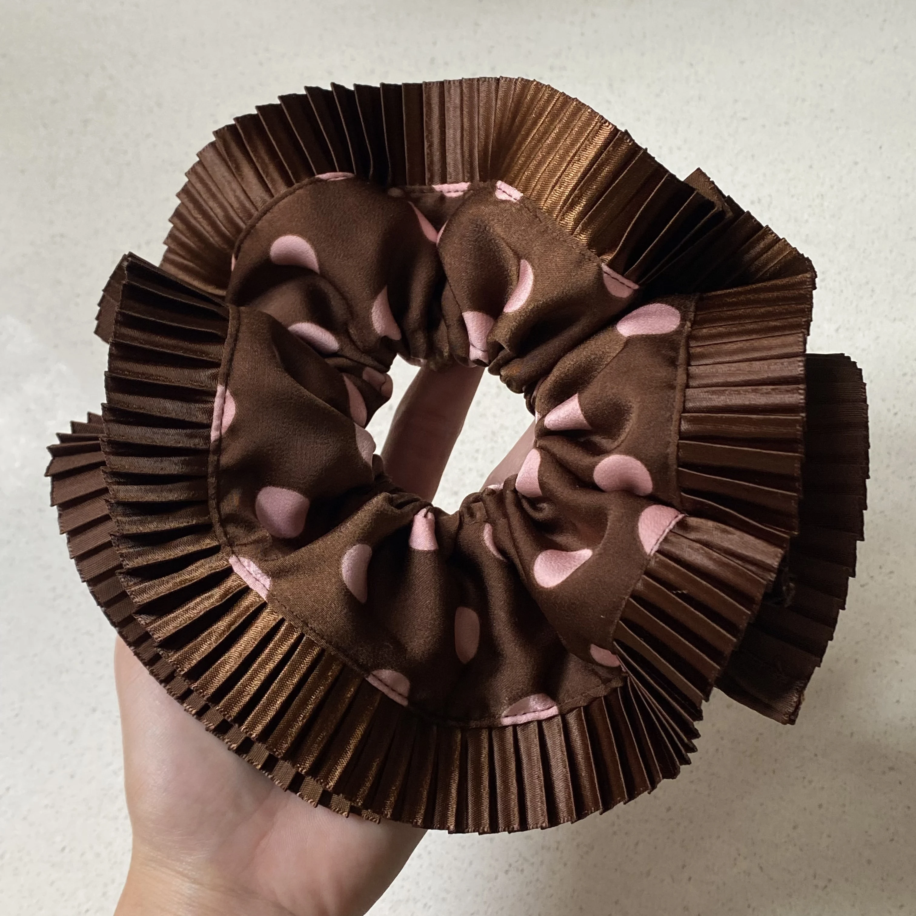 

1PC Brown Polka Dot Hair Scrunchie With Pleated Ruffle Edge, Large Satin Hair Tie For Women, Retro & Elegant Hair Accessory