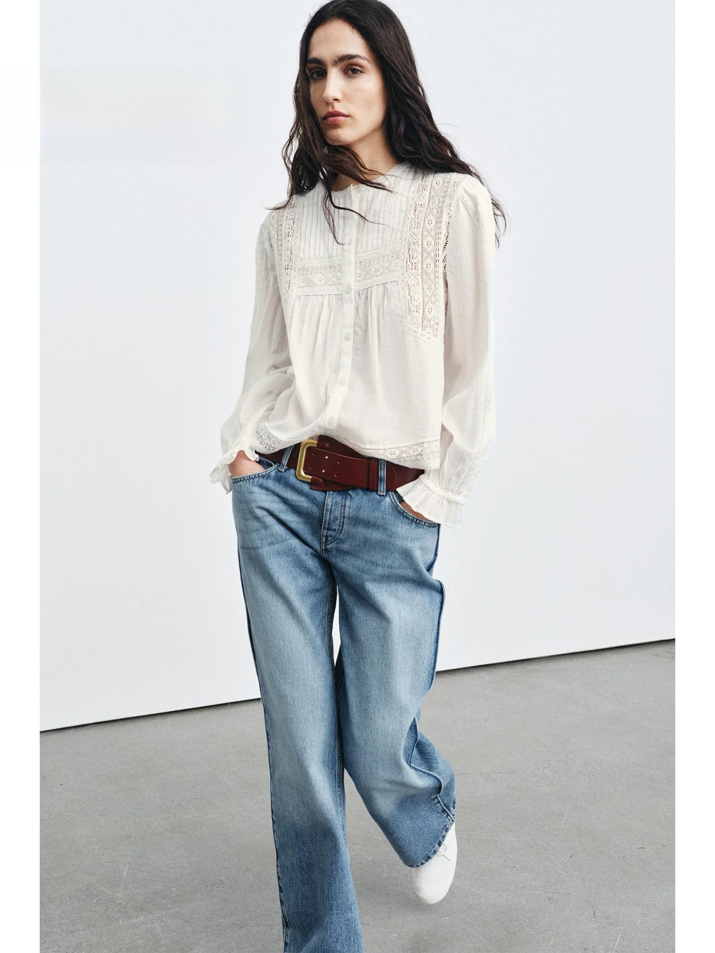 

Retro Lace Splicing Lantern Sleeve Embroidered Shirt Women Slimming Versatile Casual Loose Fit Long Sleeve round Neck Button up