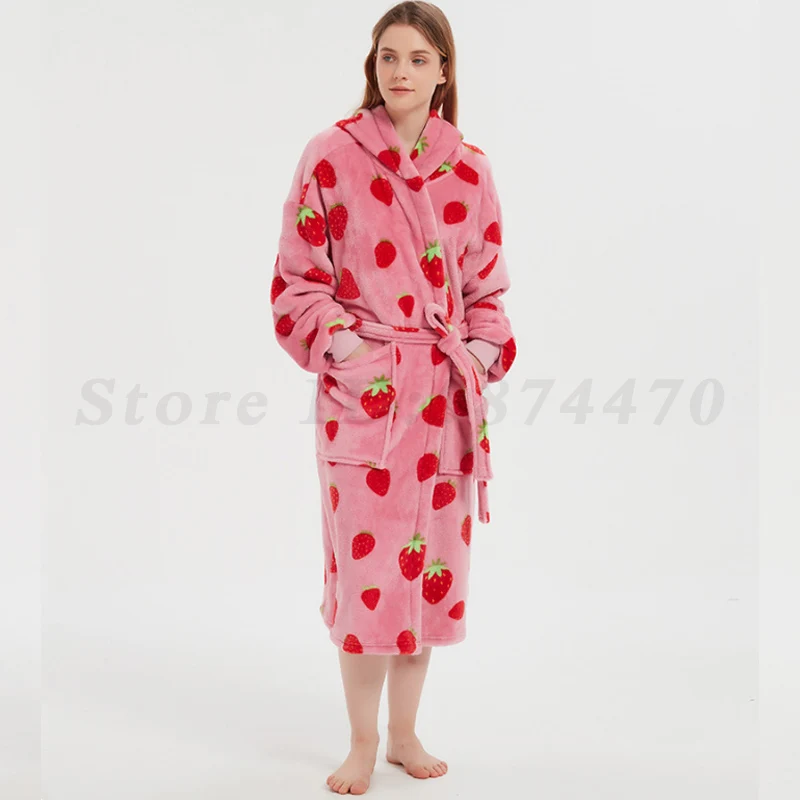 Strawberry Print Flannel Robe Female Autumn Winter Thick Bathrobe Kimono Gown Loose Coral Fleece Sleepwear Nightgown Home Wear