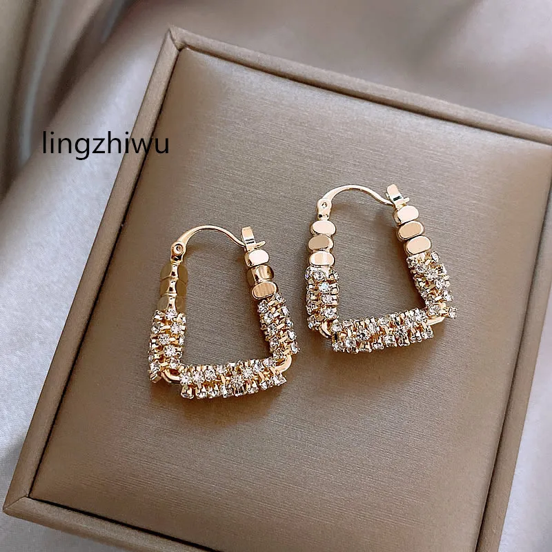 lingzhiwu Silver Earrings Female Luxury Elegant Design Top Quality Stud Earrings Unique Ear Decoration New Arrival