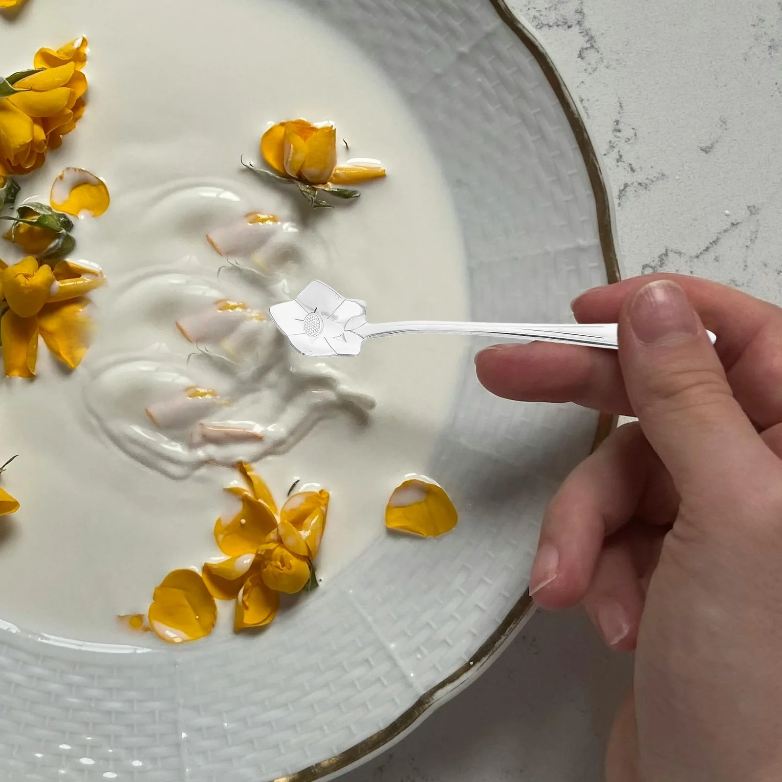 

2Pcs Metal Spoons Stainless Steel Coffee Dessert Ice Cream Stirring Tea Spoons Small Kitchen Essentials Reusable