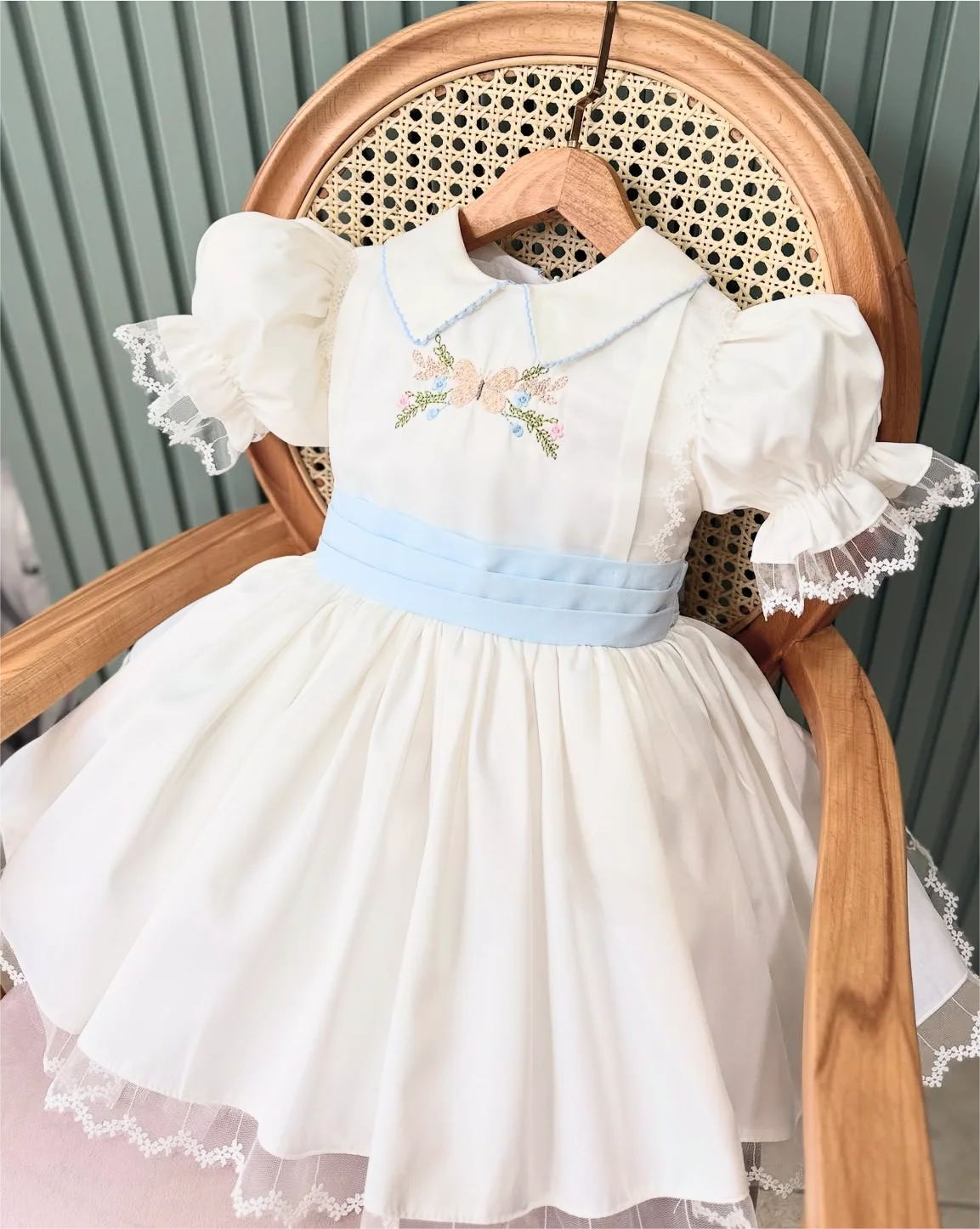 

Baby Girl Summer Beige Mesh Flower Embroidery Vintage Princess Ball Gown Dress for Party Eid Birthday Causal Photograph B61