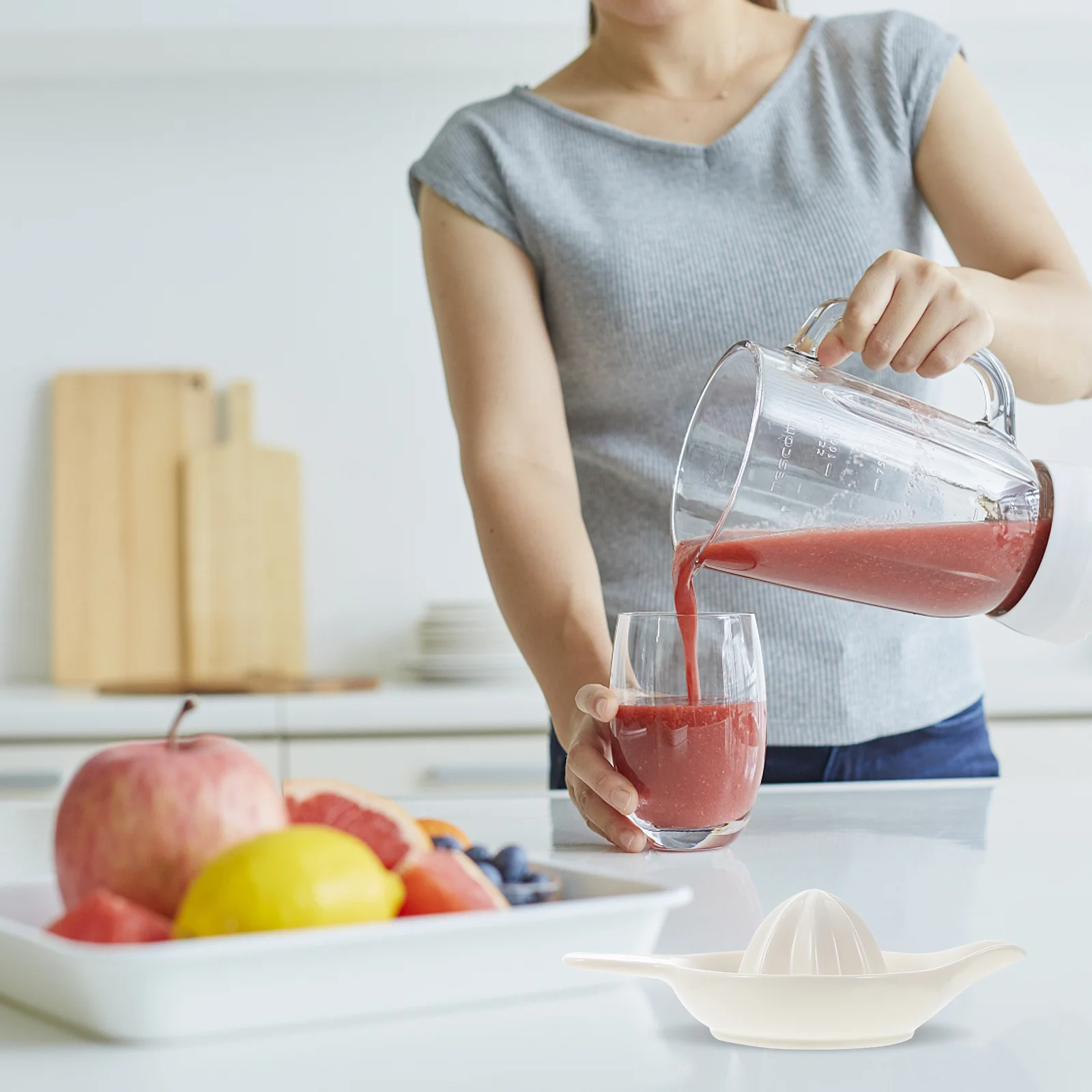 

2Pcs Manual Lemon Squeezers Fruit Juicers Ceramic Portable Kitchen Juicers for Fresh Orange Lemon Juice Household Fruit Squeezer