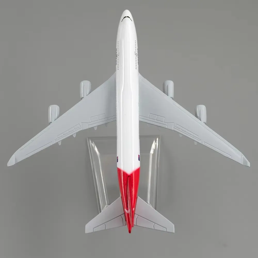 16CM 1:400 Scale 747 Alloy Metal Aircraft Model Qantas Airlines B747 With Aircraft Stand Collectible Gift Display Model