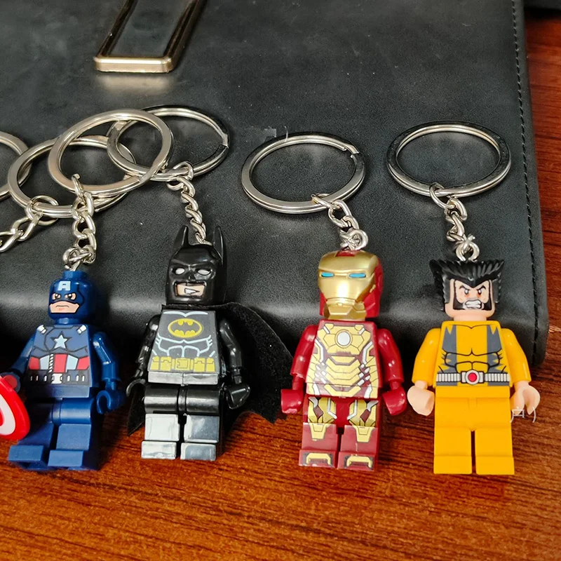 Llavero de Spider-Man, Colgante de Iron Man, Llavero de Personaje de Anime, Adorno Genial para Mochila, Regalo de Cumpleaños, Souvenir