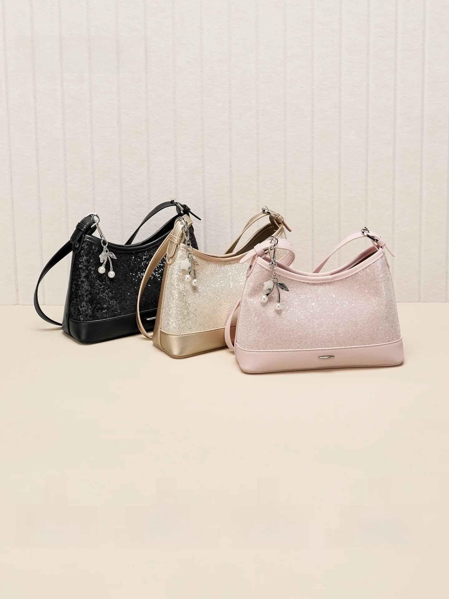 sac-bandouliere-josiny-Ete-2026-pour-femme-scintillant-polyvalent-tendance-sac-de-banlieue-sac-a-l'epaule-avec-fermeture-eclair