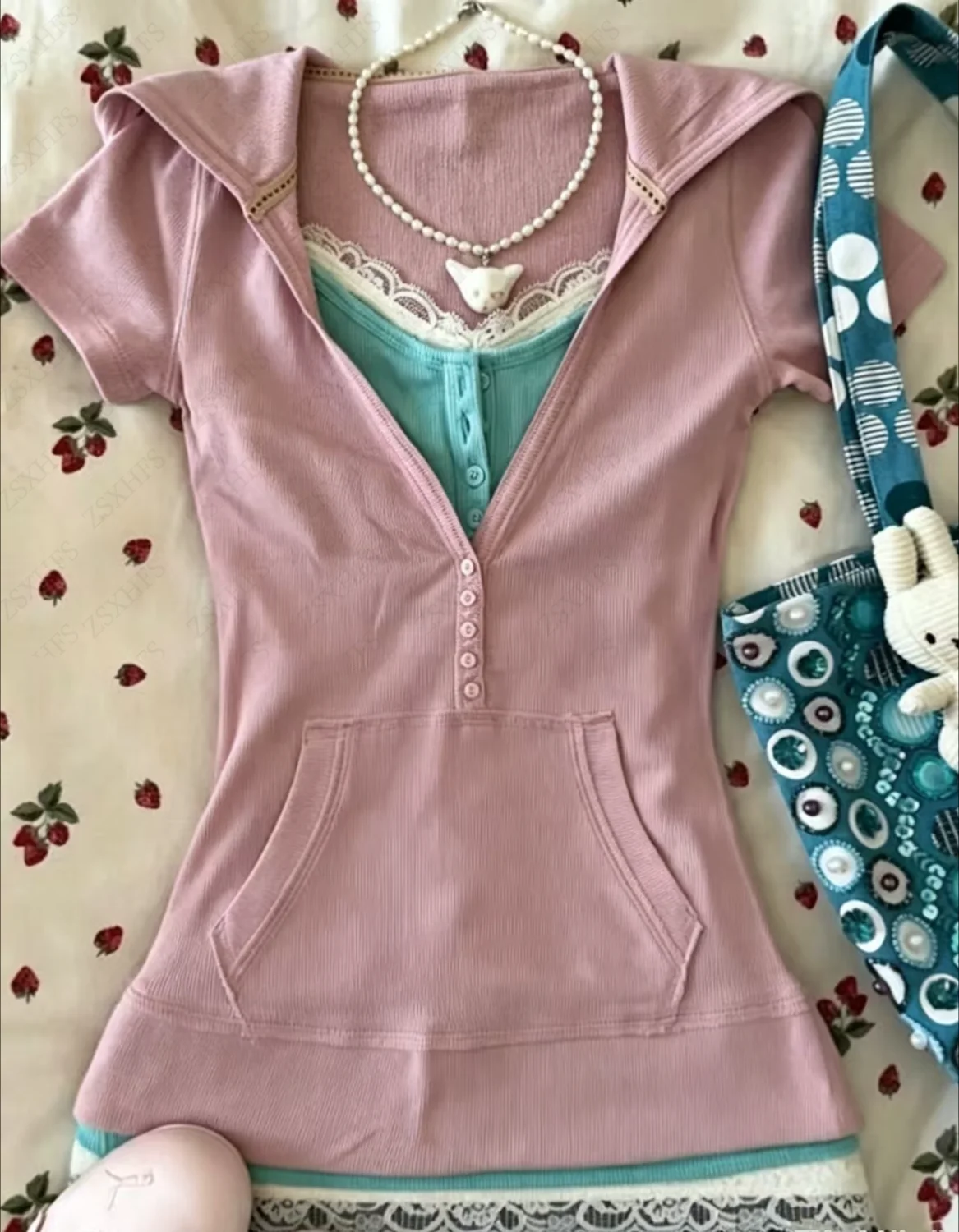 Vintage Fashion Subculture - تي شيرت نسائي بقلنسوة مثير بتصميم