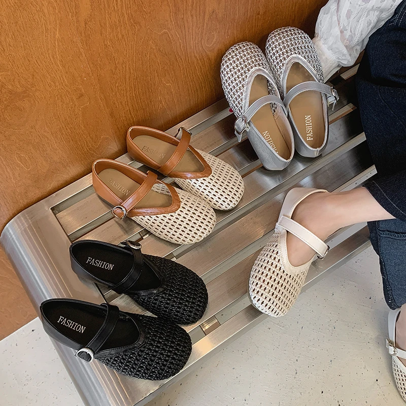 

2026 New Women's Hollow Breathable Soft Sole Comfortable Flat Shoes Summer Simple Casual Versatile Low-top Shoes Zapatillas