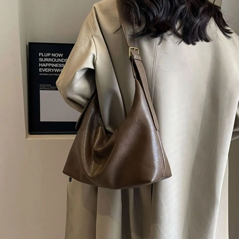 

Korean Style Retro PU Tote Bag Solid Color Tote Bag Large Capacity Handbag Large Capacity PU Leather Underarm Packs