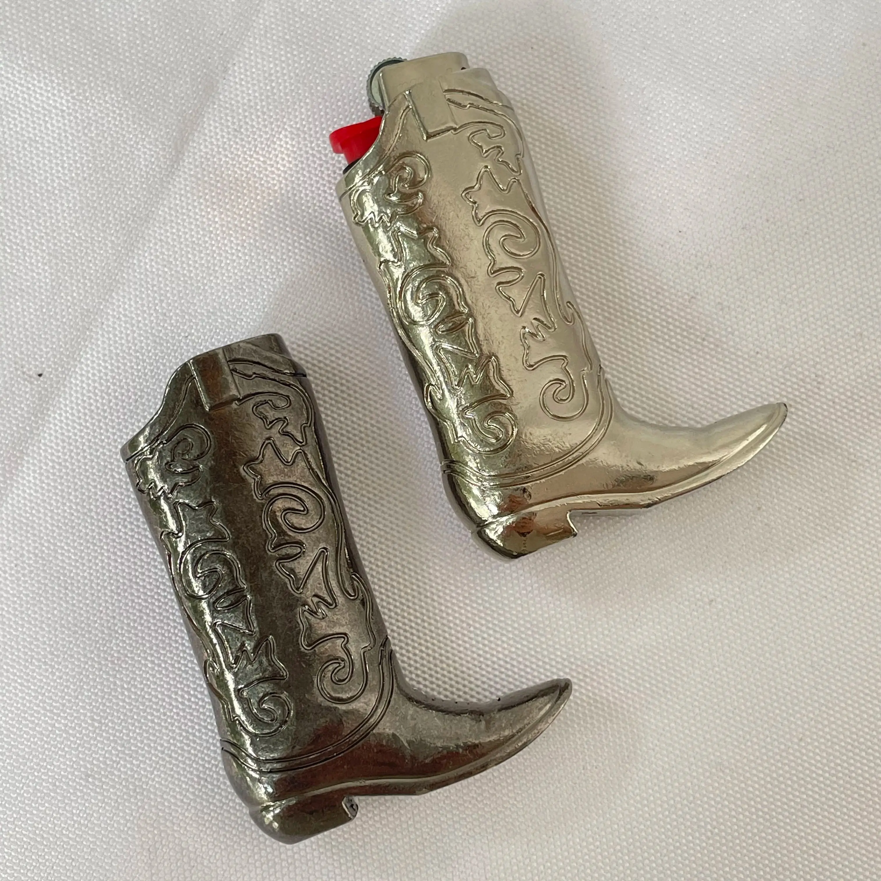Creative Personalized Metal Lighter Case with Engraved Patterns for BIC J5 J25 New Men's Minimalist Style Boot Design