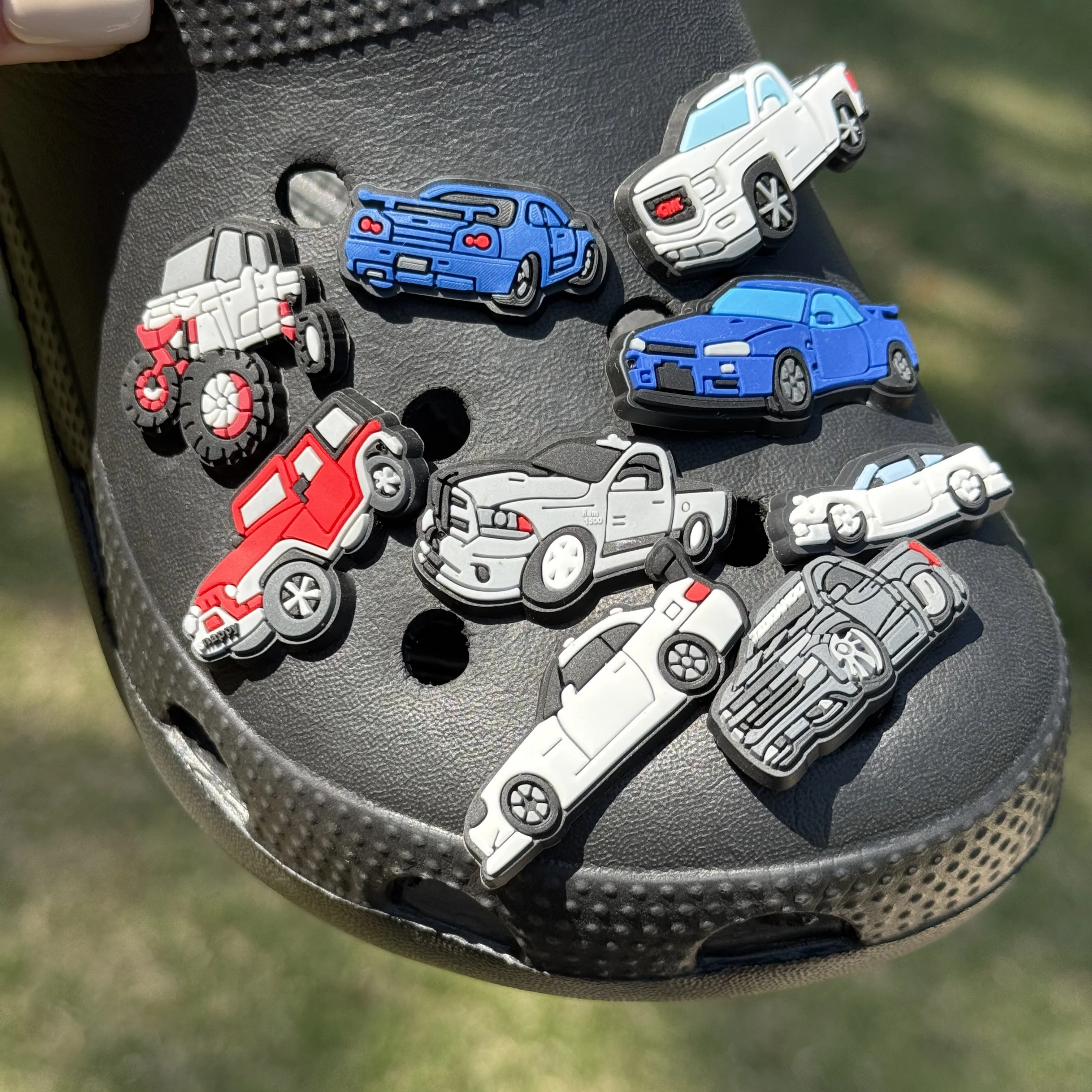 18–50 Stück Pick-up-LKW-PVC-Schuhanhänger, Dekorationen, verschiedene Autos, Garten-Clog-Schnalle, passend für Geburtstagsgeschenke für Erwachsene – Detail 1