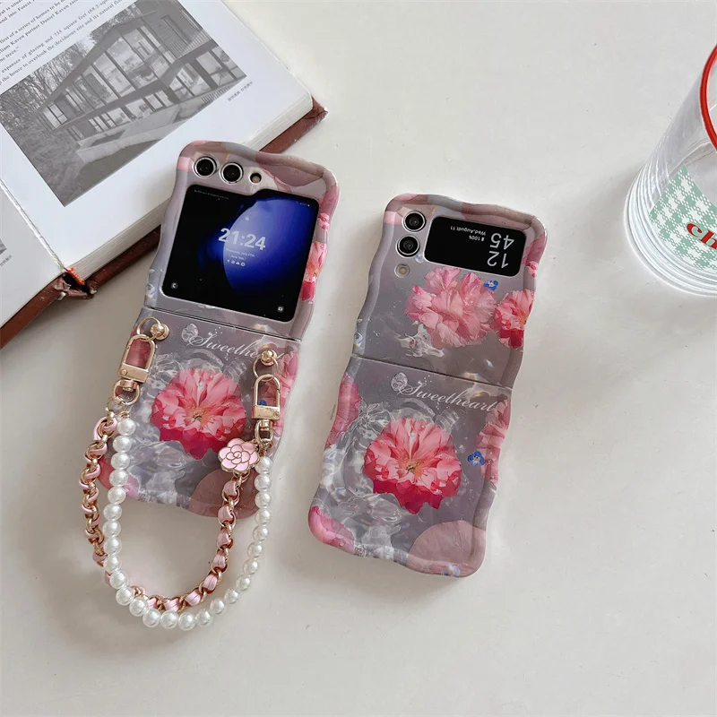 Phone Case For Samsung Galaxy Z Flip 3 4 5 Cute Flower Pearl Bracelet Wave Shockproof Cover For Samsung Z Flip3 Flip4 ZFlip5