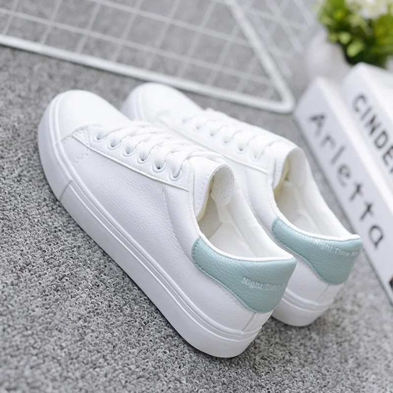 Small White Shoes Female Korean Version of the Hundred with Four Seasons Leather Casual Shoes Breathable Women\'s Board Shoes