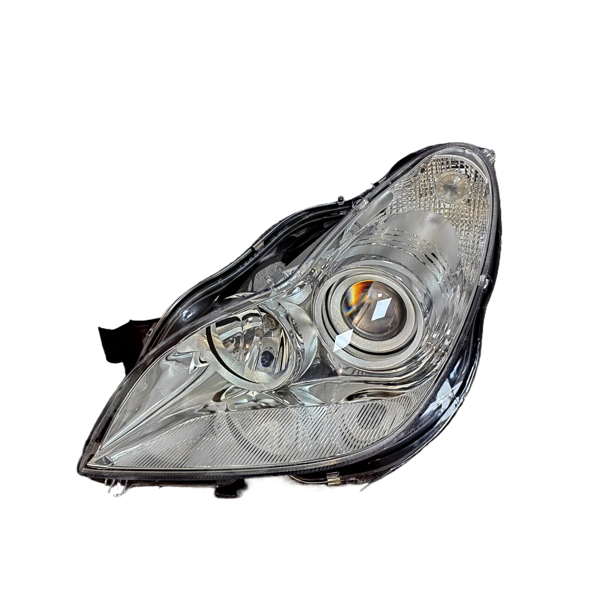 الأصلي CLS219 زينون المصباح لمرسيدس بنز Cls الفئة CLS219 W219 المصباح الساخن بيع CLS300 CLS350 المصباح