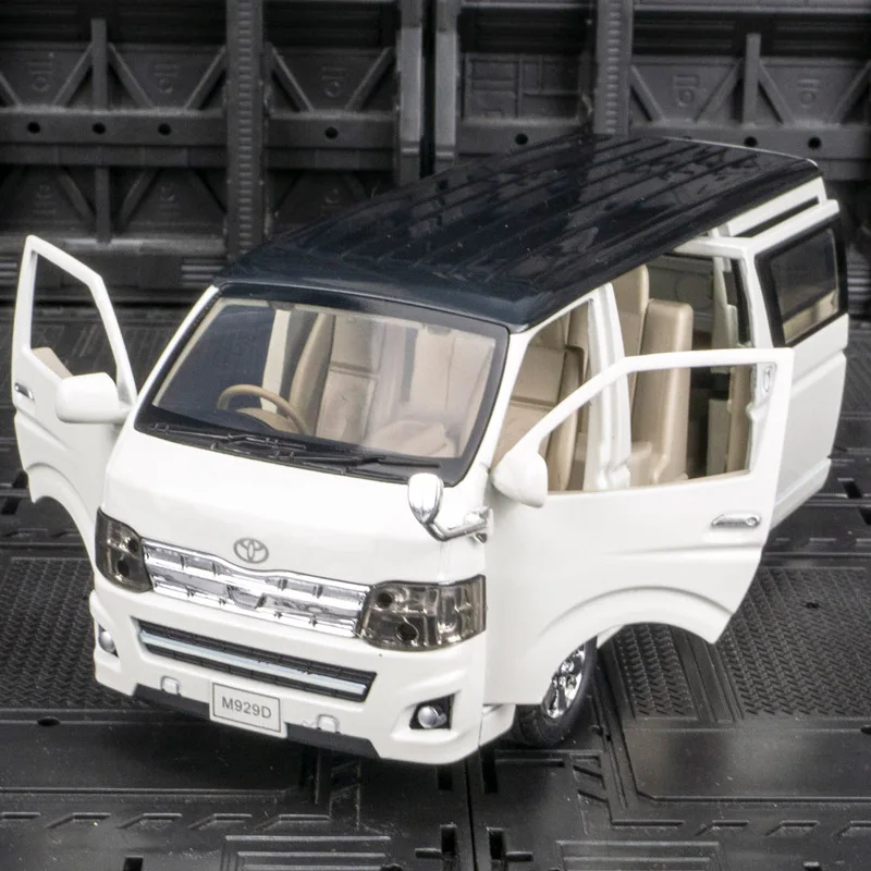 1:32 HIACE MPV Alloy Car Model Diecasts Metal Toy Vehicles Car Model Simulation Sound and Light Collection Kids Toy Gift