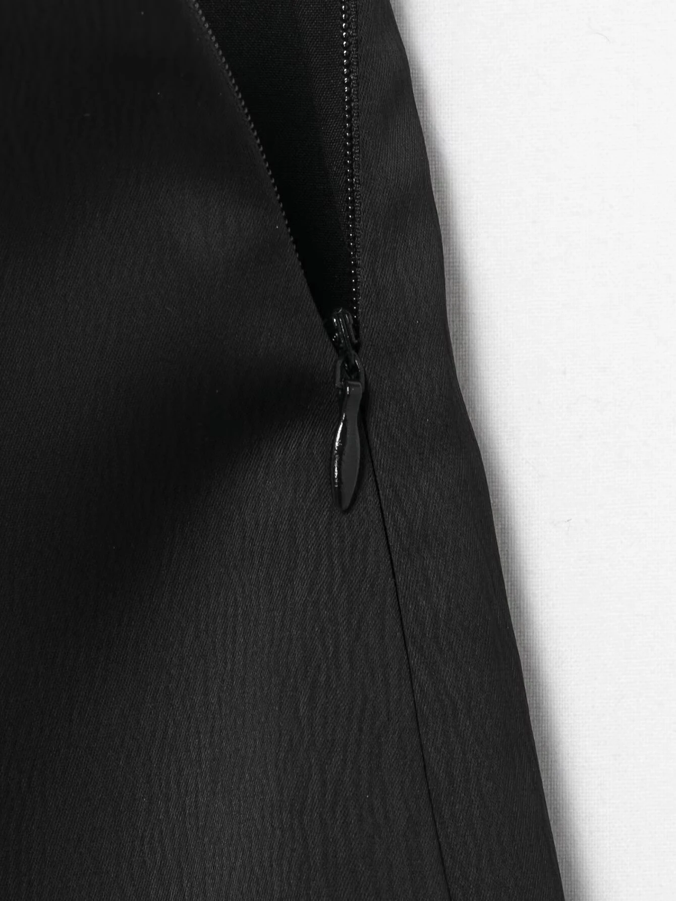 Stile europeo e americano 2025 inverno nuovo design a vita alta da donna con pantaloni gonna con orlo in pizzo strutturato