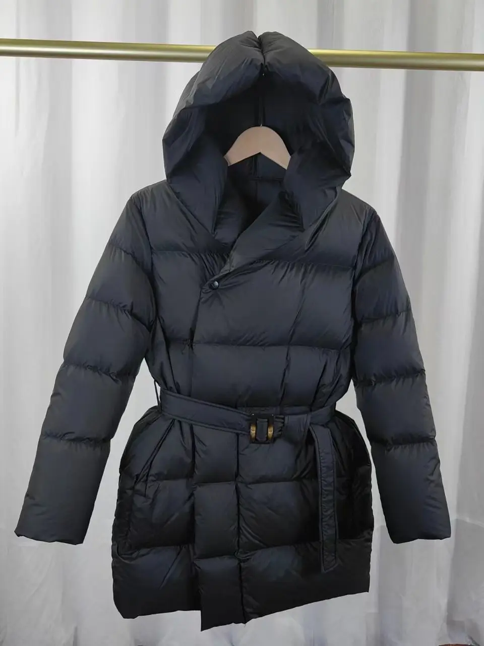 Gagarich luxo cintura cinched jaqueta feminina 2024 novo inverno meados de longo estilo grosso moda com capuz quente sólido parkas na moda