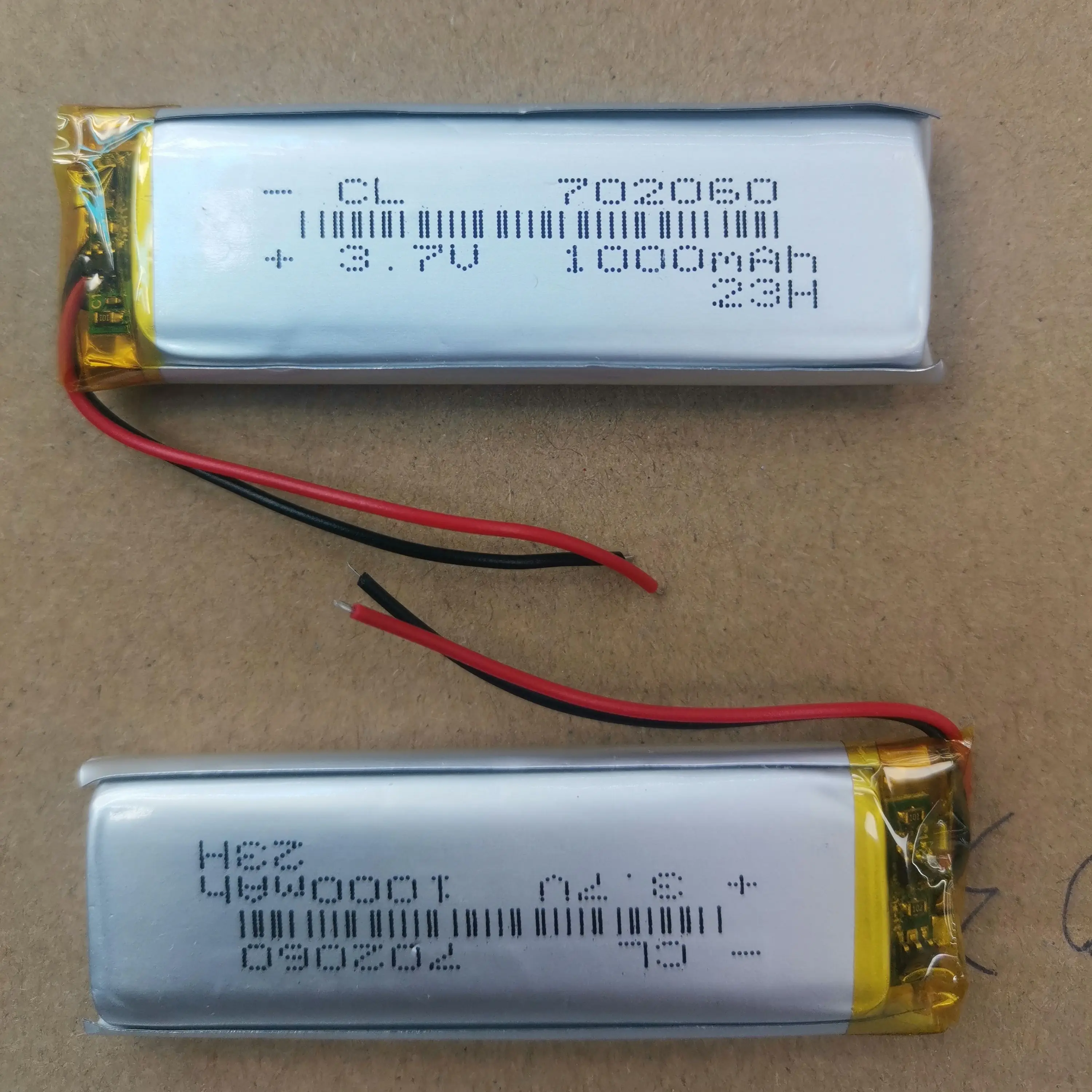 3.7V 2 wires 702060 1000mah lithium battery with protection board , used for bluetooth MP4 1pcs/lot