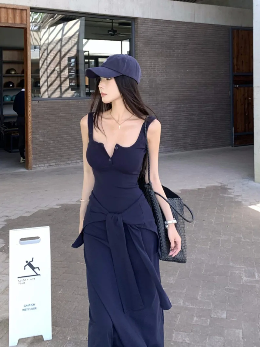 Dopasowana dzianinowa kamizelka damska na lato 2025, seksowna, długa, z wkładkami w biuście, do noszenia na dwa sposoby: jako kamizelka lub jako narzutka na ramię.