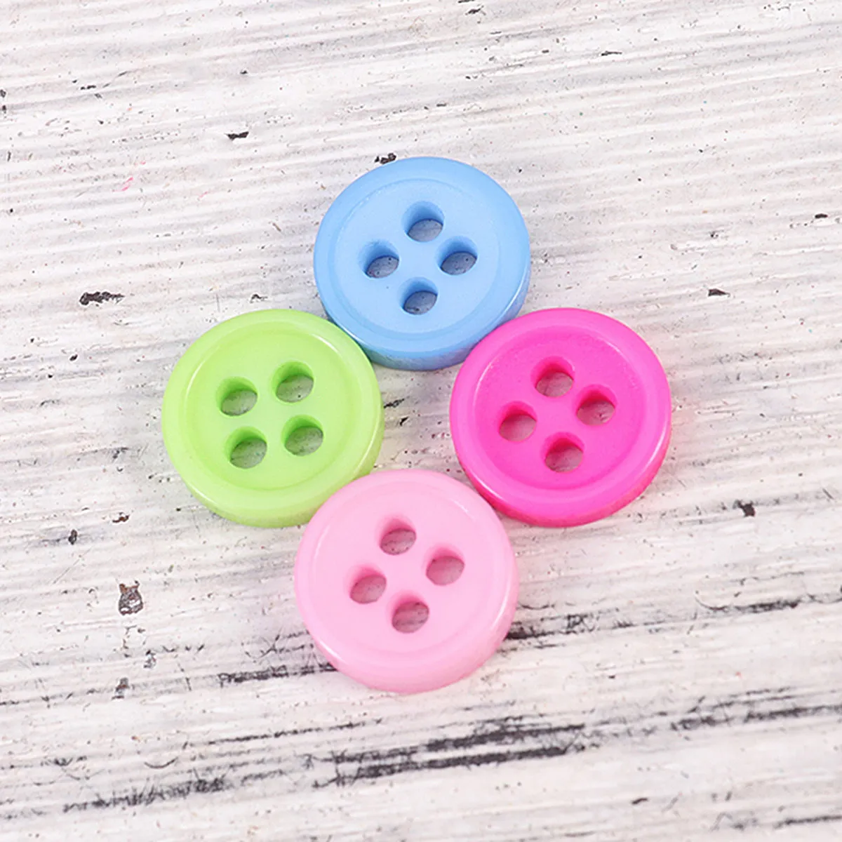 

750 шт. пуговиц из смолы, конфетных цветов, для рукоделия, шитья, скрапбукинга, милые пуговицы для украшения одежды