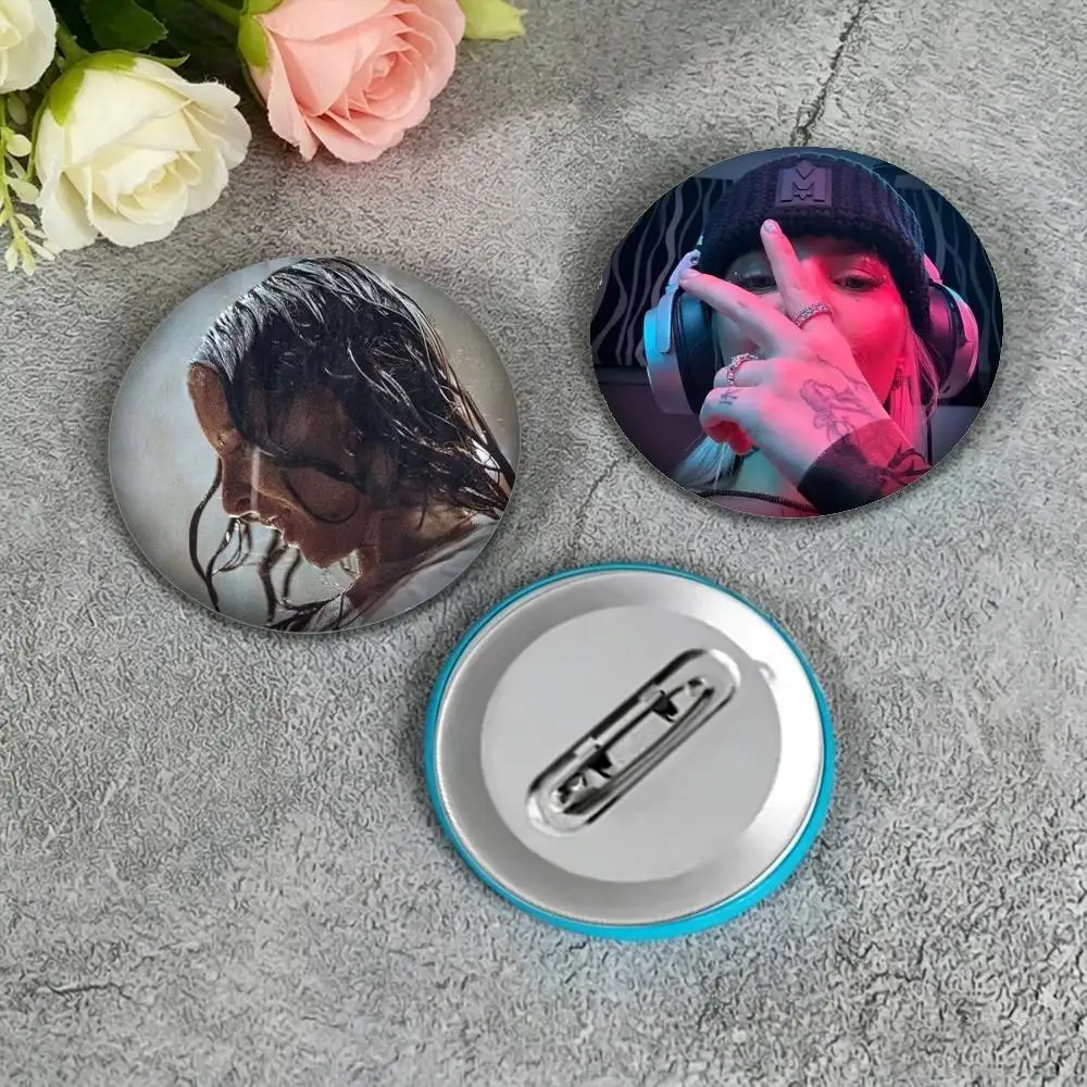 Young Miko Do Not Disturb 25 32 44 58 75mm Badges Personalized Round Brooches Pins Accessory Gift