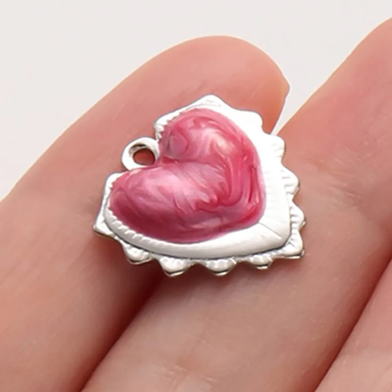 2 Stück Perlmuttrosa/Hot Pink Emaille-Anhänger mit heiligem Herz für Schmuckherstellung, Flammen-Liebes-Anhänger, handgefertigte Halskette, Geschenk – Detail 5