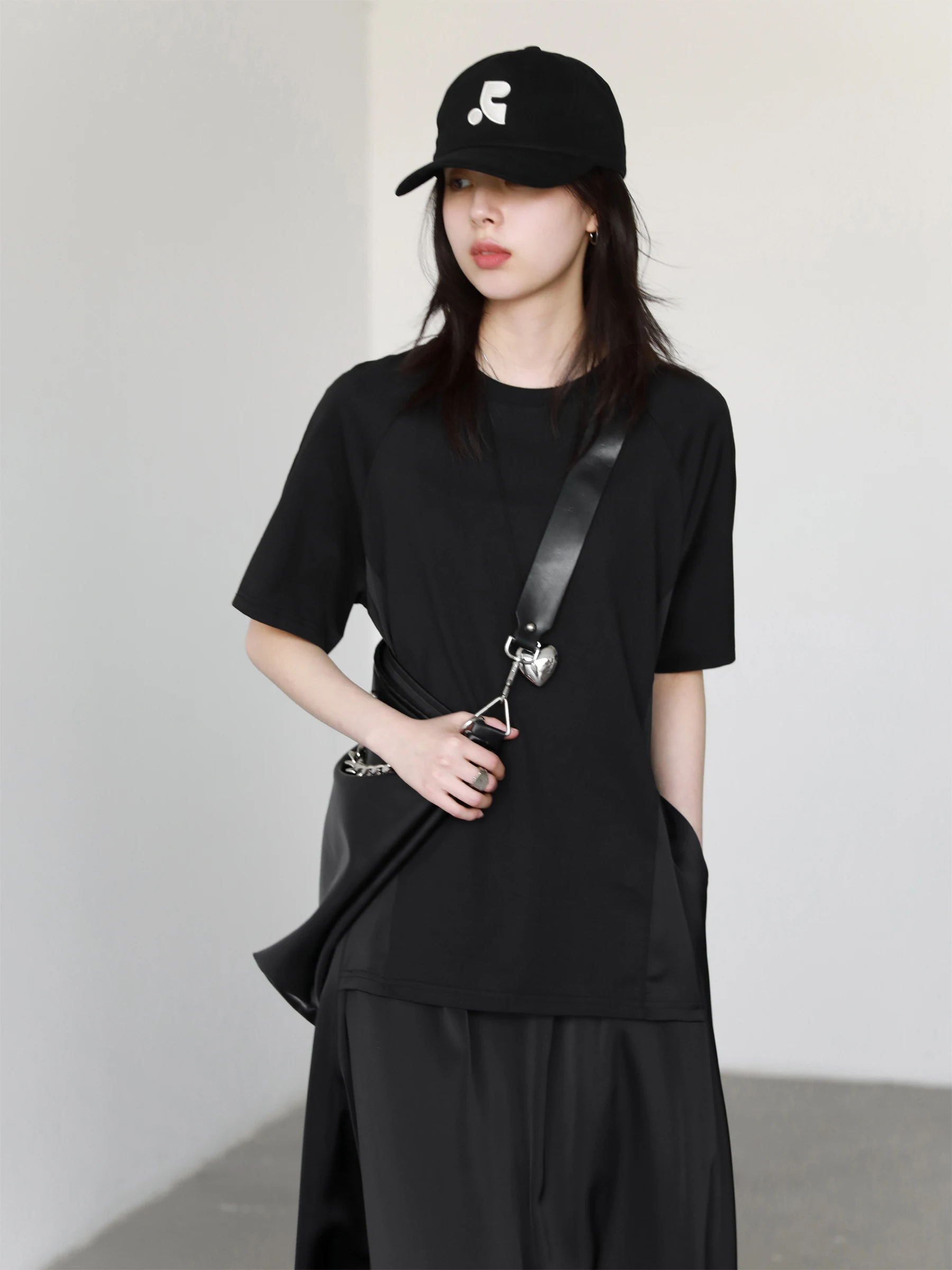 فساتين نسائية أنيقة من CHIC VEN بخصر عالٍ ورقبة دائرية وتصميم سادة وأكمام قصيرة فساتين نسائية طويلة تي شيرت مقسم لصيف 2025