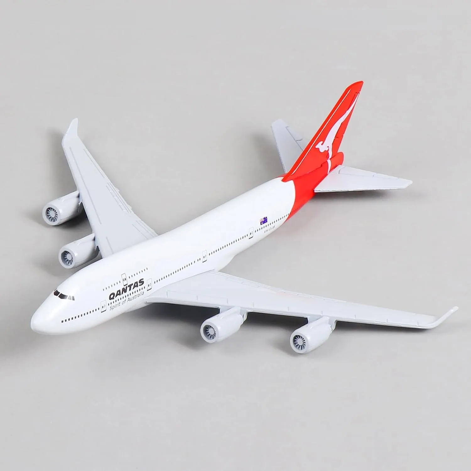 Qantas Air die-cast metal 1:400 747 aircraft model with stand for tabletop display or as a gift for aviation enthusiasts