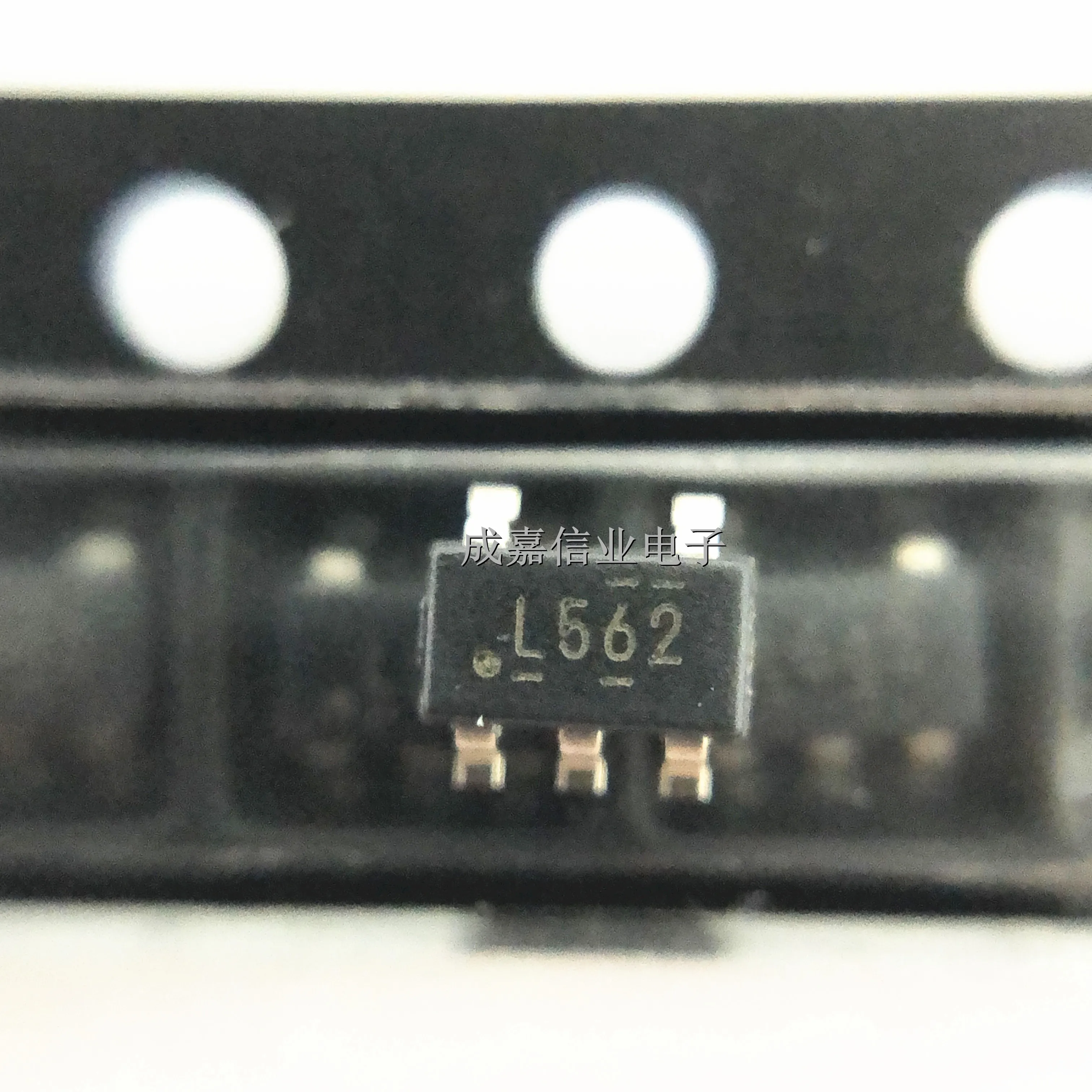 

10pcs/Lot TPS560200DBVR SOT-23-5 MARKING;L562 Switching Voltage Regulators 4.5-17V Input 500mA Sync Buck Cnvtr