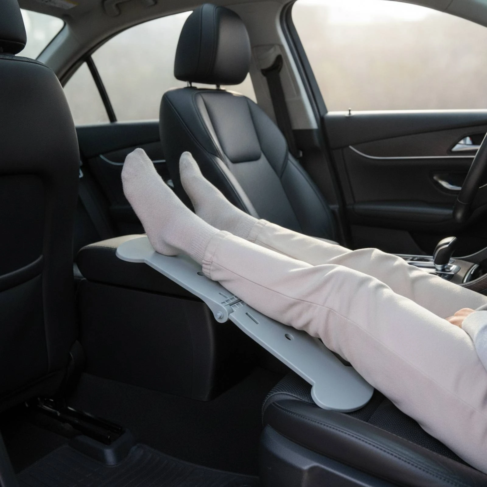 Foldable Leg Rest Lightweight Folding Leg Support Foot Rest with Folding Support Stable Furniture Easy to Use for Travelers, Car