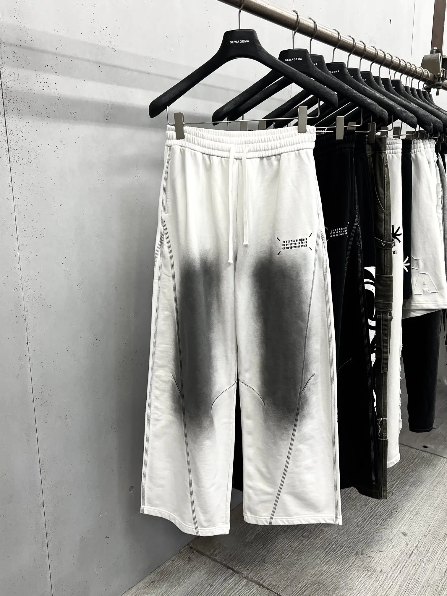 

Американские брюки GEWAGEMA 25 New Letter Embroidery: свободные, повседневные, модные, спортивные, прямого кроя, длинные штаны