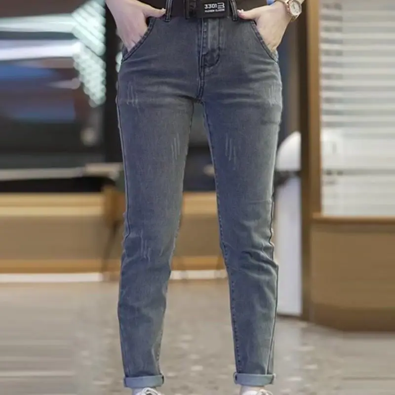 Nuovi jeans di fascia alta Pantaloni Kpop da uomo di lusso da uomo Casual Denim Pantaloni a matita grigi solidi per jeans skinny da uomo primaverili e autunnali