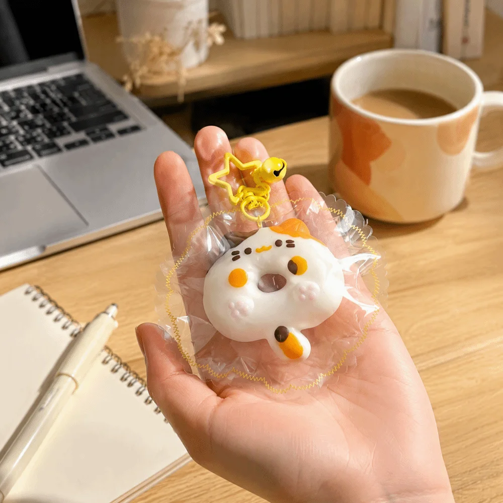 Cute Kitty Cat Shape Squeeze Keychain Soft Edge-Stitching Style Squishy Pendant Food-Grade Silicone Fidget Bag Decoration