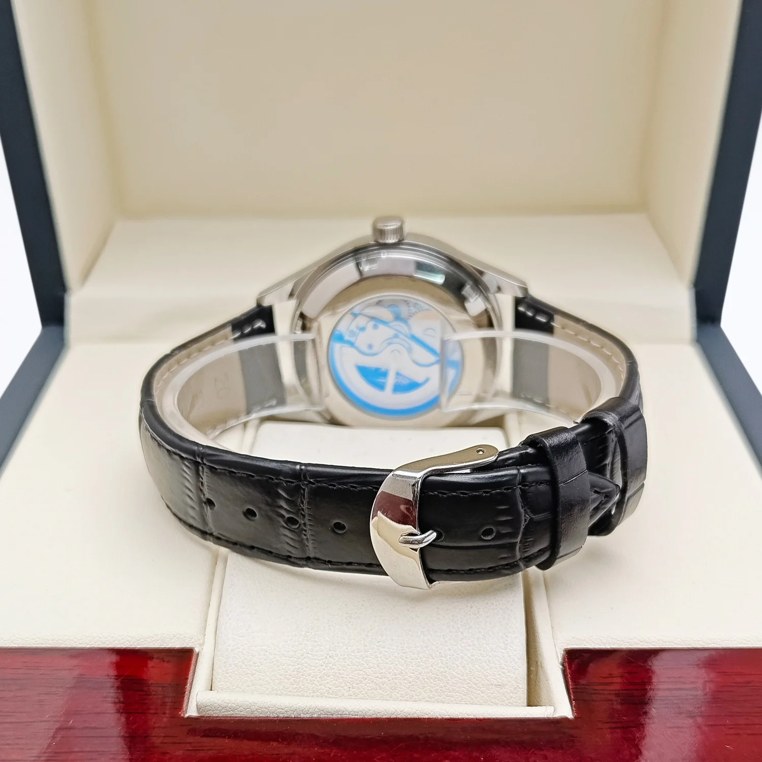 High-End Men's Automatic Mechanical Watch with Diamond-Encrusted Bezel, Round Dial, Leather Strap, Skeleton Design, Waterproof, Suitable for Casual and Business Use, Hot-Selling Product, Suitable for Daily Wear and Party Occasions, Wholesale and Retail