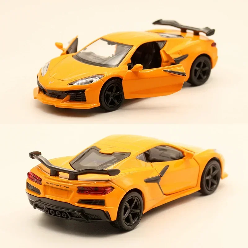 Corvette Z06 2023 Coche modelo de aleación escala 1:36, metal fundido a presión con motor de simulación, coche de carreras deportivo para regalo de coleccionista